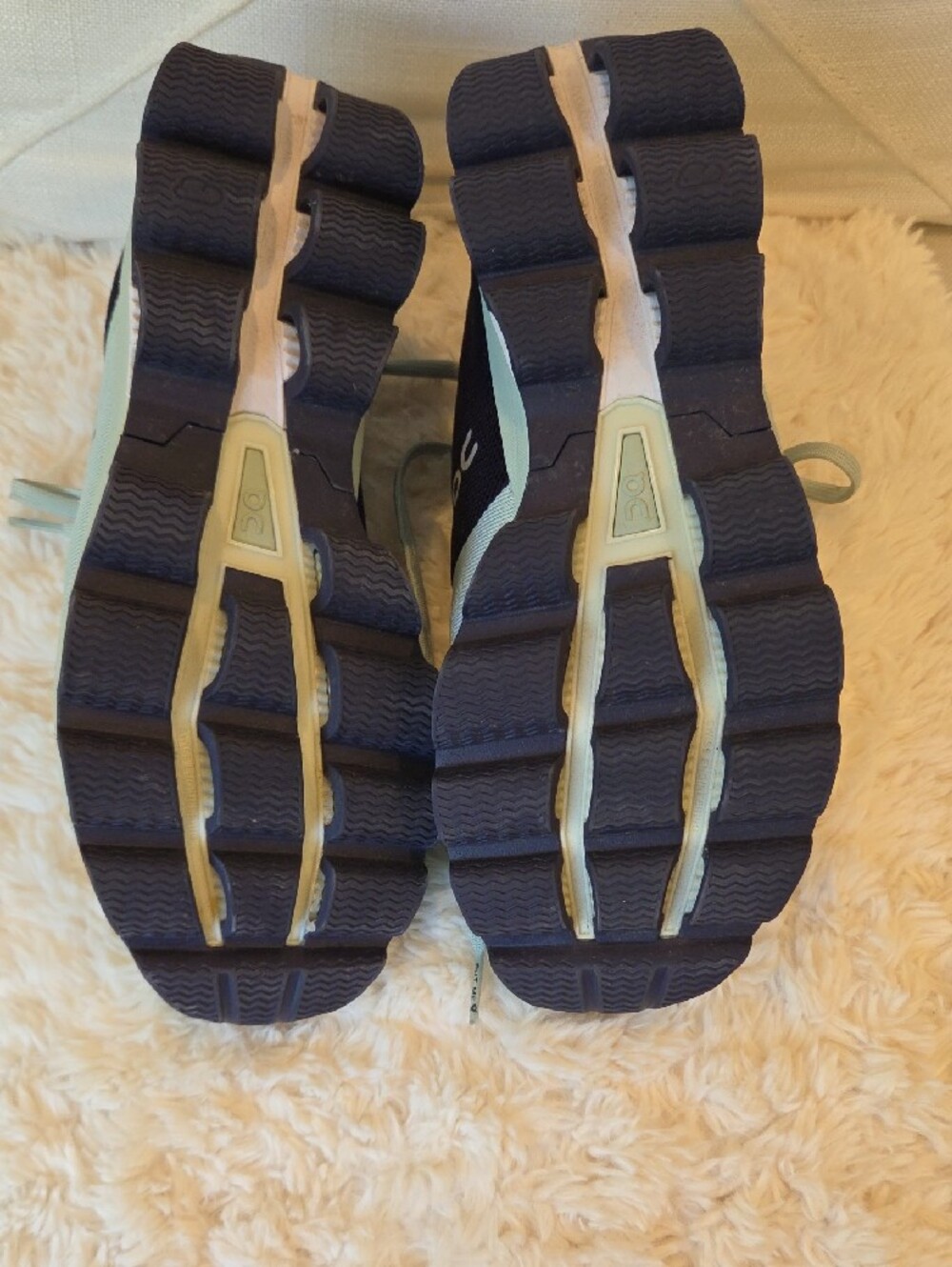 On Running Women's Mint Green and Navy Cloudsurfer - Picture 9 of 12